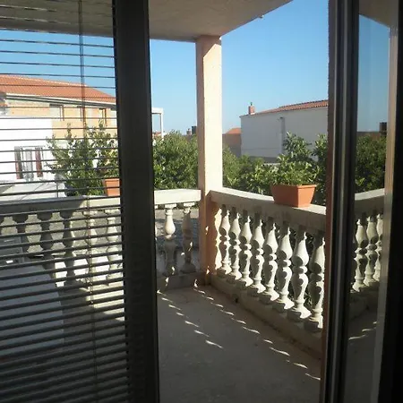 Dijana Appartement *