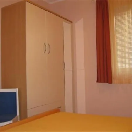 Apartment Dijana *